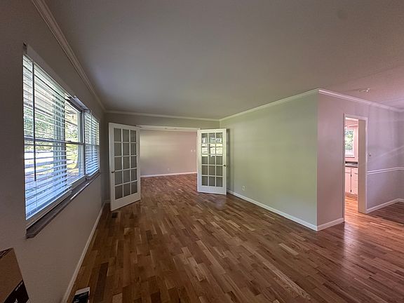 3rd image of 11025 Thornton Dr
