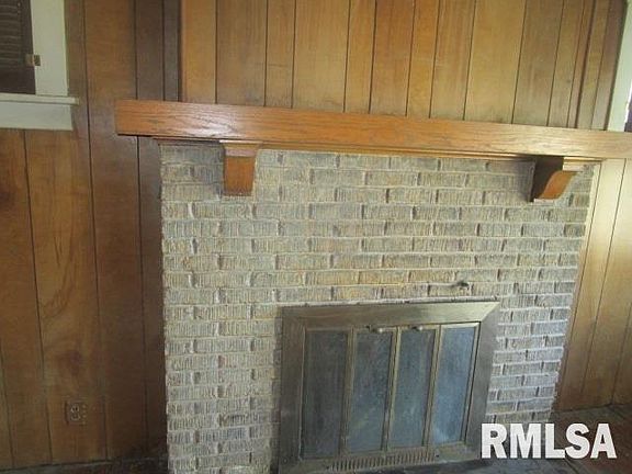 3rd image of 2110 N Maryland Ave