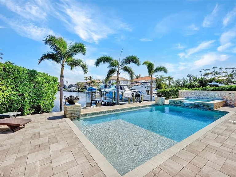 6448 Griffin Blvd — Photo 38