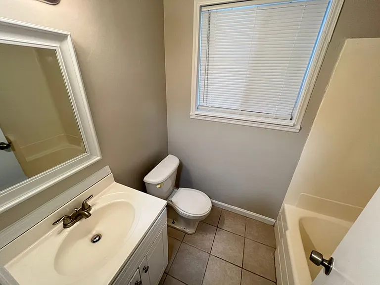 104 Beverly Dr — Photo 8