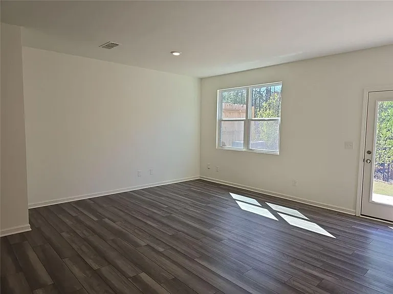 3560 Eagle Ct SW — Photo 8