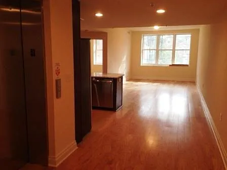 3 bed, 1650 sqft, $5,300 — Photo 4