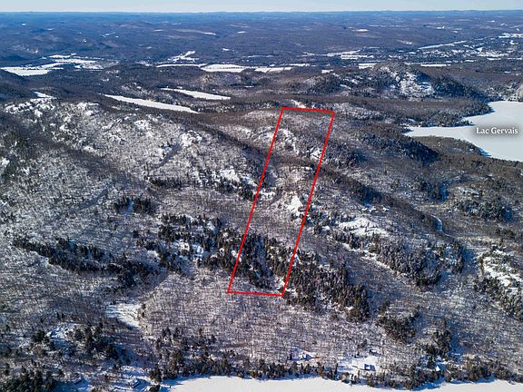 3rd image of Chemin Du Lac Baptiste Lac Tremblant