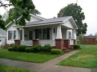 18 Frontenac St, Chicopee, MA 01020