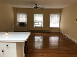313 C St SE #2, Washington, DC 20003