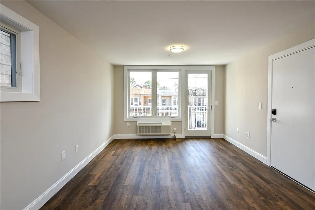 3 bed, 2.0 bath, $3,480 — Photo 2