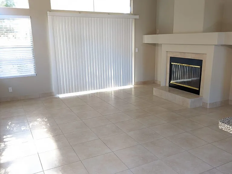 2075 W Riverside St — Photo 18
