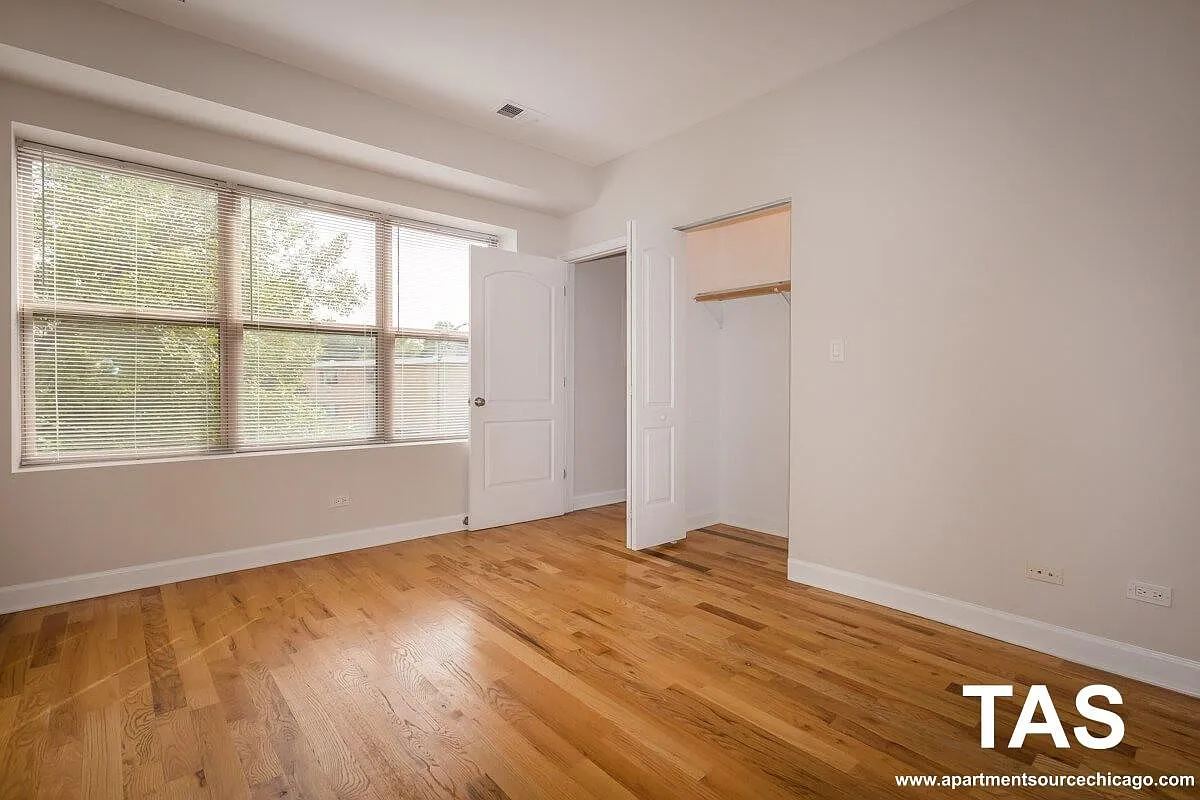 7225 N Rogers Ave — Photo 3