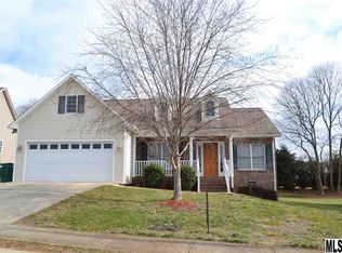 1584 Mayfair Dr, Conover, NC 28613