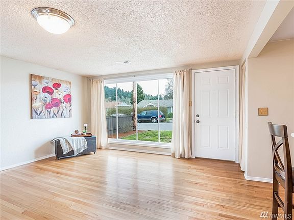 4th image of 5514 109th Avenue Ct E