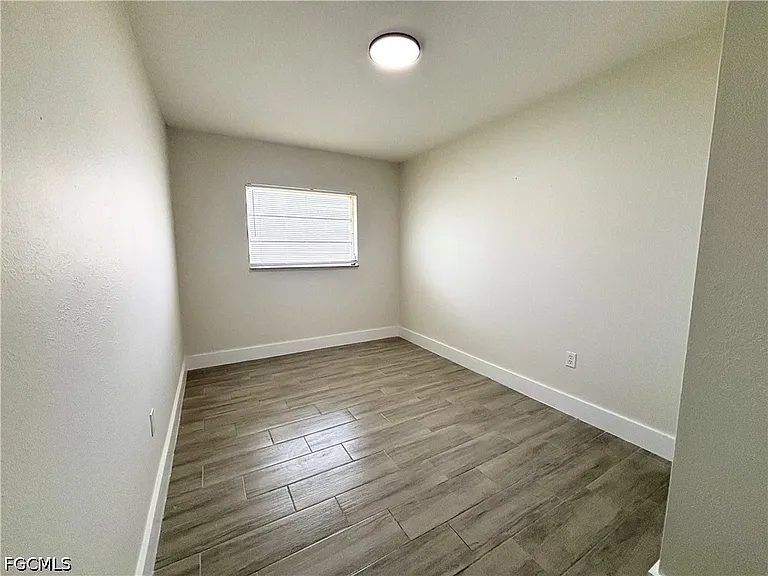 559 Wood Ave — Photo 9