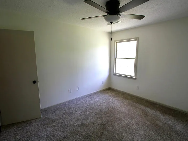 5410 Woodhill Cir — Photo 15