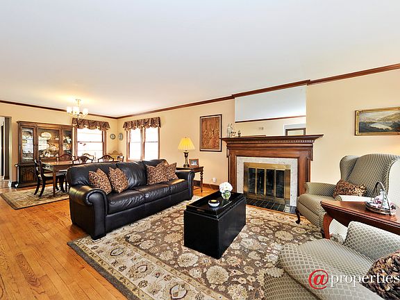 Living Room / Dining Room