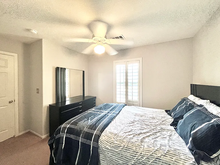 2607 Heathrow St — Photo 8