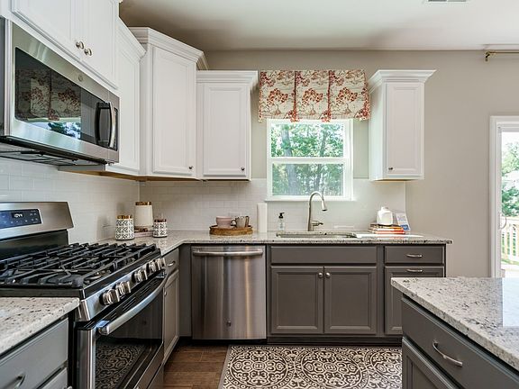 017_ Kitchen