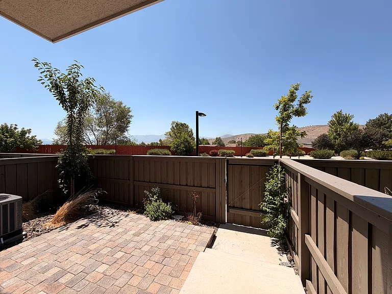 18659 Village Center Dr — Photo 2