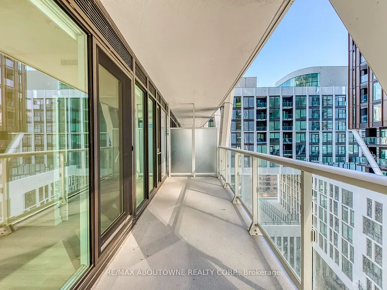 230 Simcoe St #1327 — Photo 19