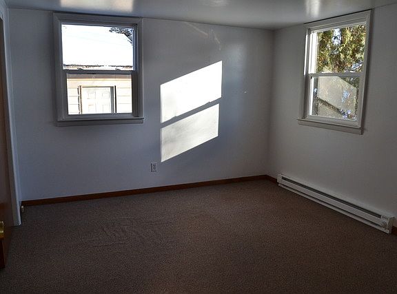 3rd image of 300 E Canal St Unit 4