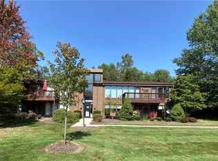 985 Canyon View Rd APT 102B, Northfield, OH 44067