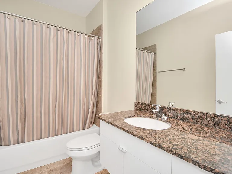 1118 Columbus St #B — Photo 25