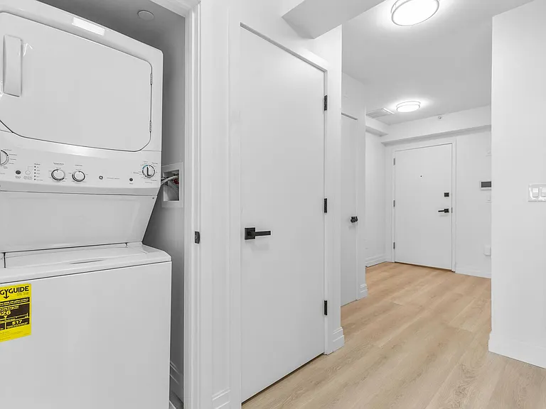 41 N Main St — Photo 13