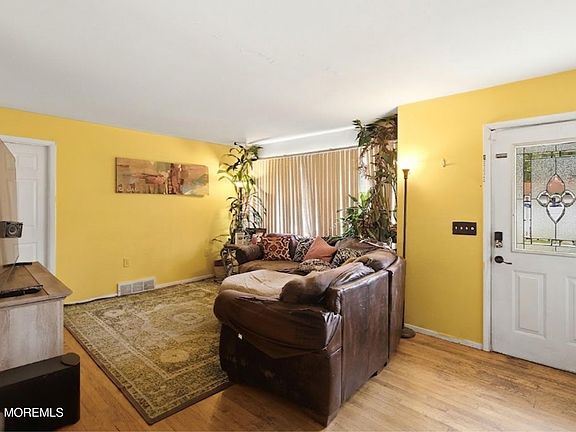 5th image of 766 Bennetts Mills Road