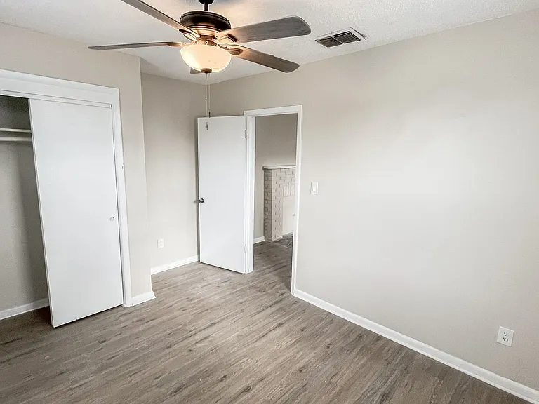 321 W Ianthe St #8 — Photo 5