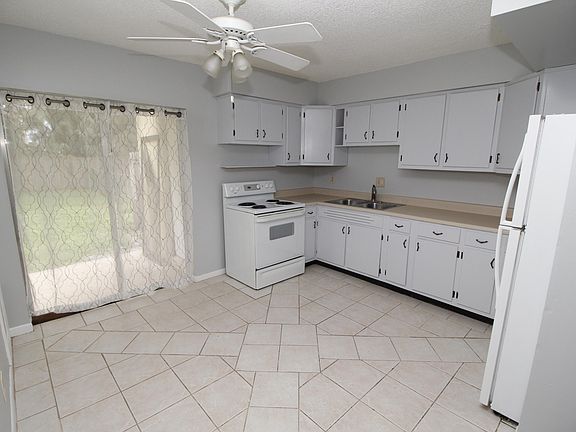 5th image of 127 W Court St #129