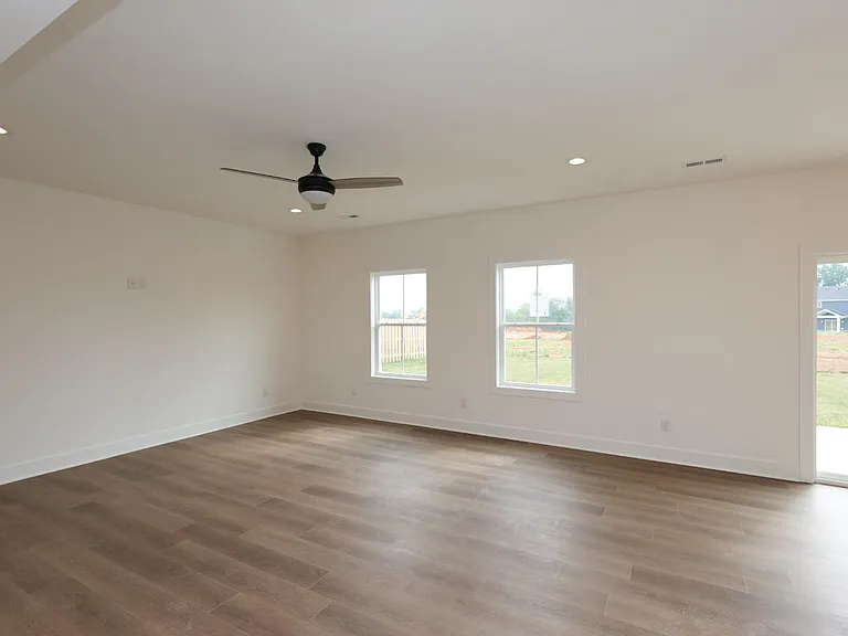 208 Skaggs Blvd — Photo 11