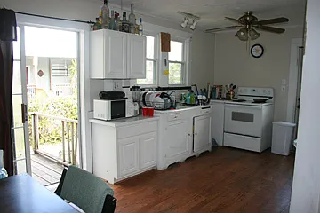 4 bed, 2587 sqft, $875 — Photo 2