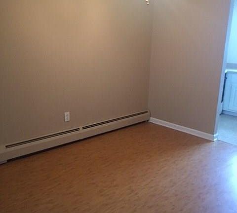 5th image of 4 Carillon Dr APT D