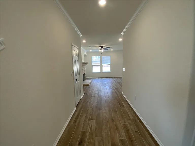 908 Solitude Dr — Photo 5