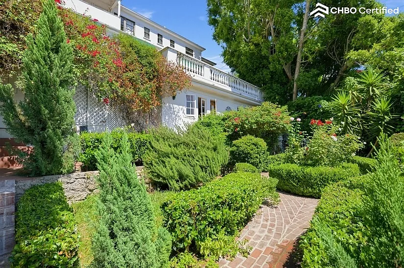 Guest House in West Hollywood Hills CA — Photo 2