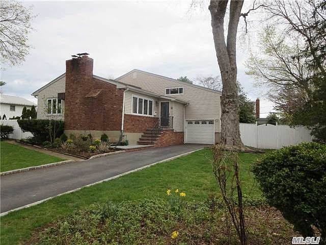 1st image of 16 Brookside Dr