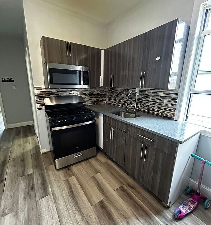 1st image of 139 School St #1