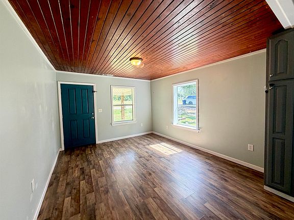 5th image of 207 N Magnolia St