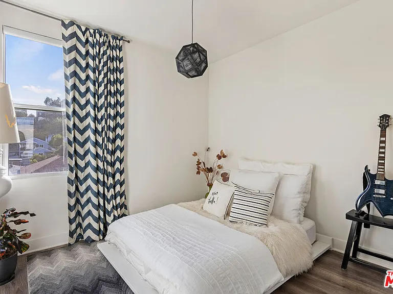 2217 Branden St — Photo 12