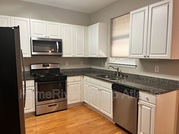 3rd image of 2499 Lakebrooke Dr