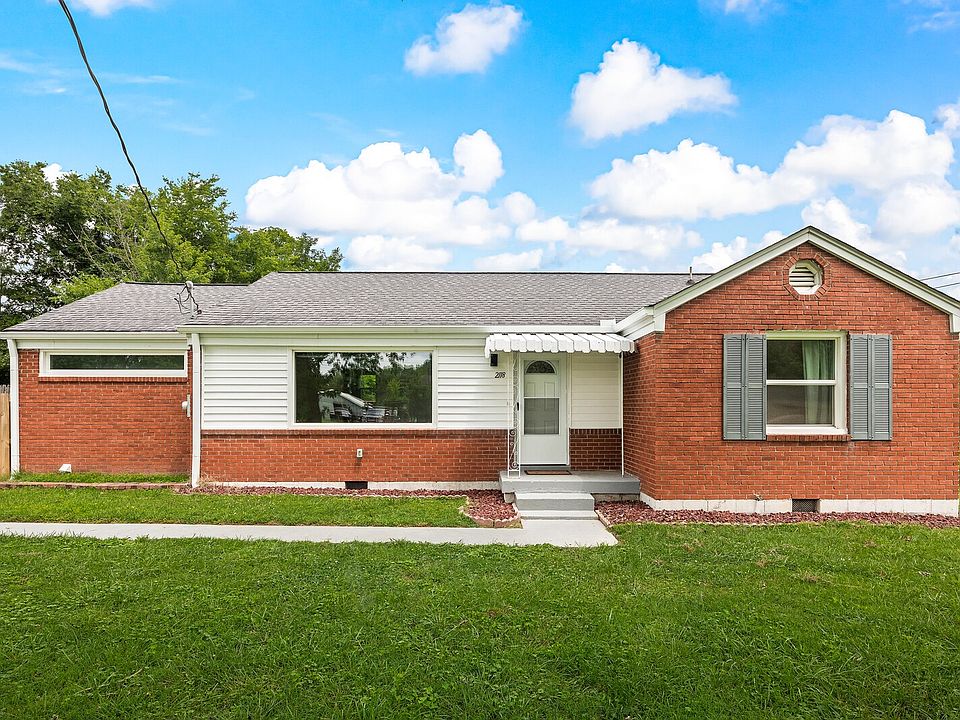 1st image of 2118 Crystal Dr