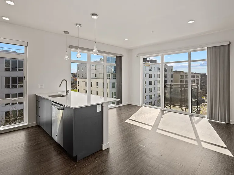 101 Broadway, Live Here, Go Anywhere — Photo 39