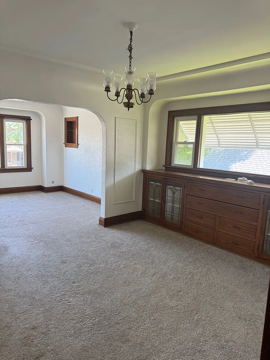 Building Photo - 1811 E Menlo Blvd #2