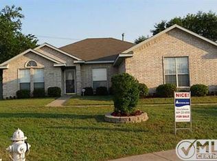 1220 Urban Dr, Desoto, TX 75115