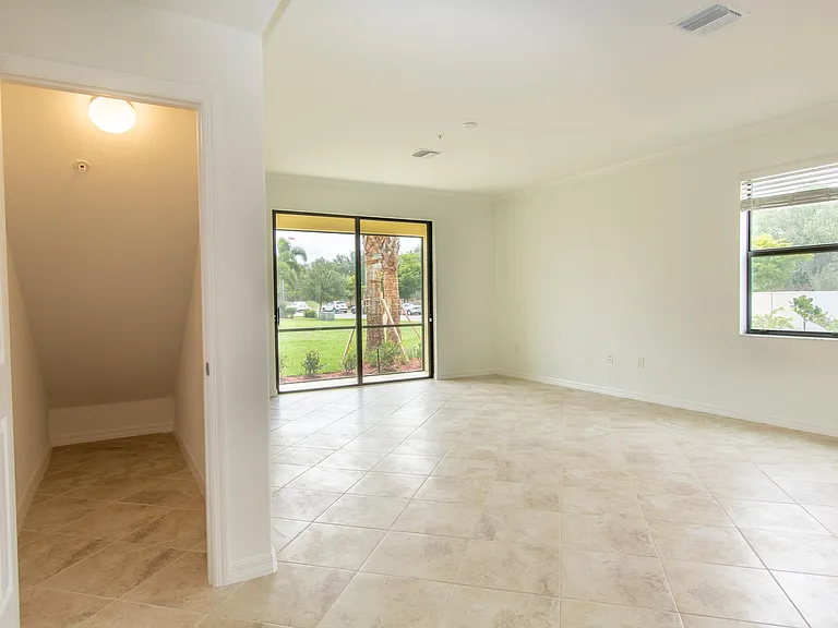 20457 Lagente Cir — Photo 10