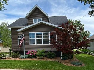 670 5th St, Lomira, WI 53048