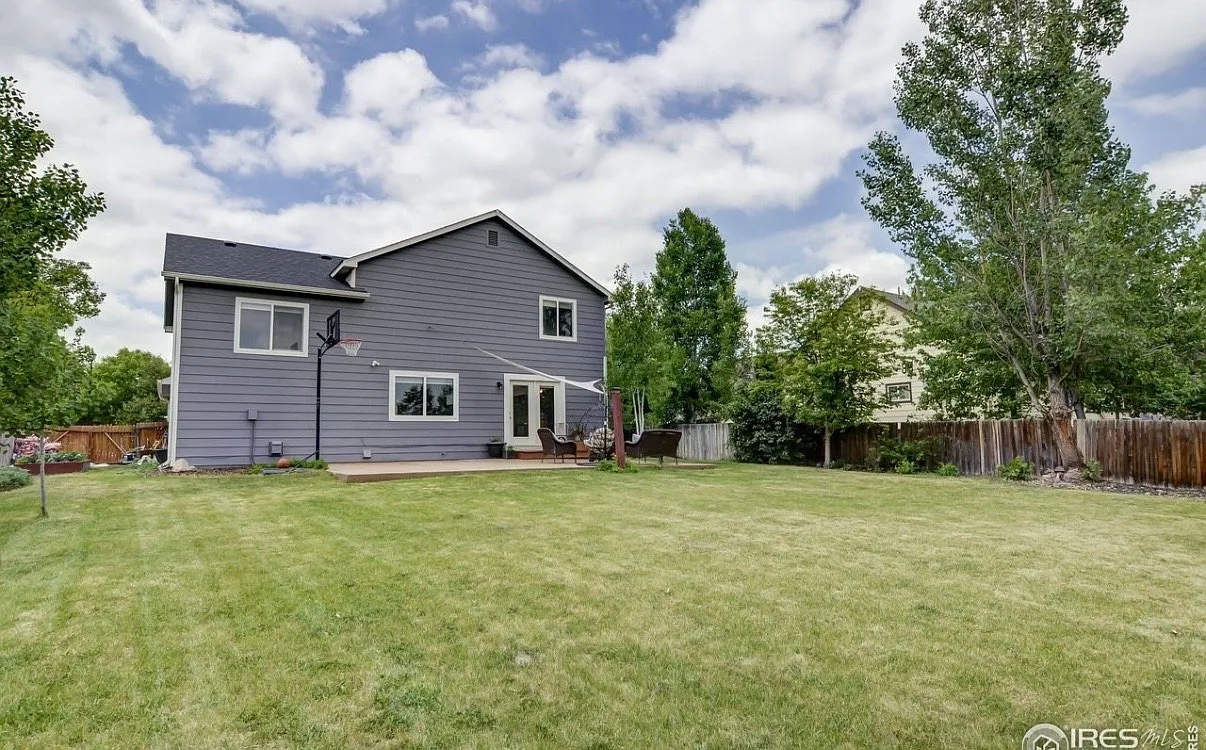 4 bed, 2538 sqft, $3,400 — Photo 4