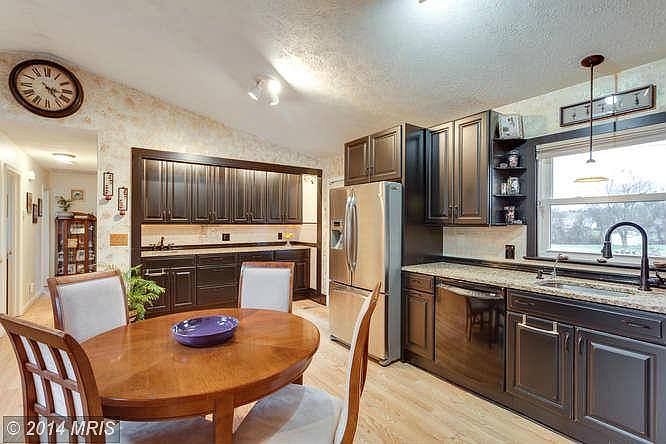 2nd image of 10910 Rugby Dr