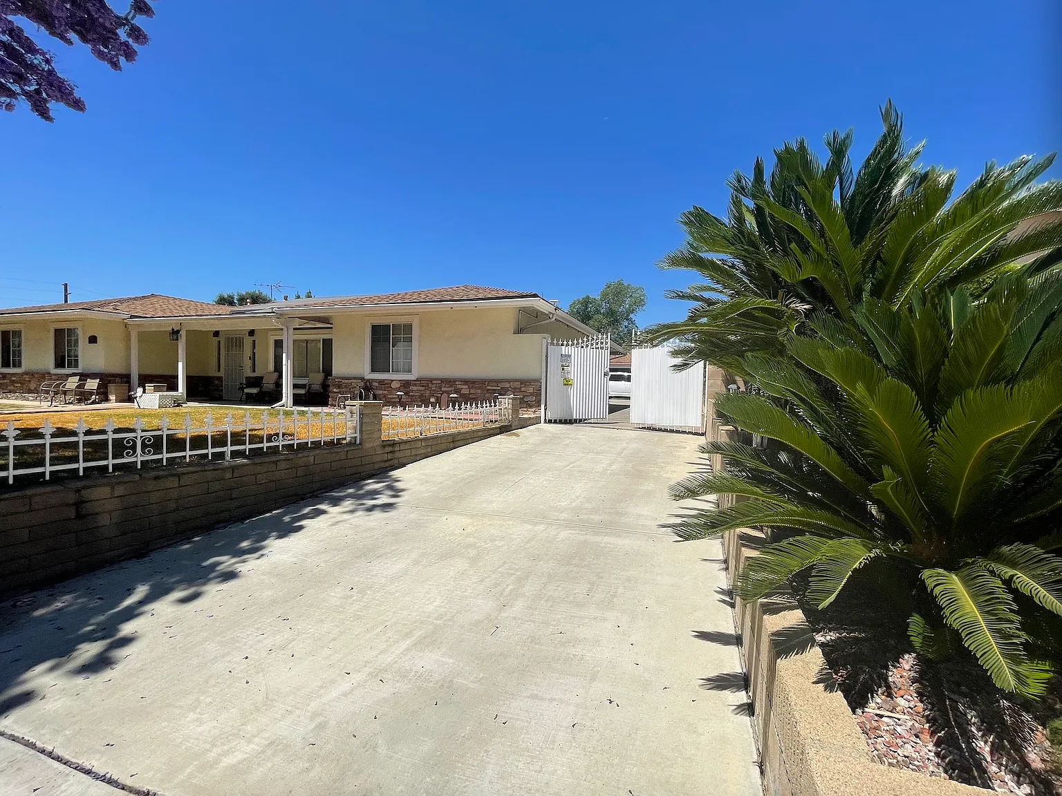 Edinboro Ave, Claremont — Photo 2