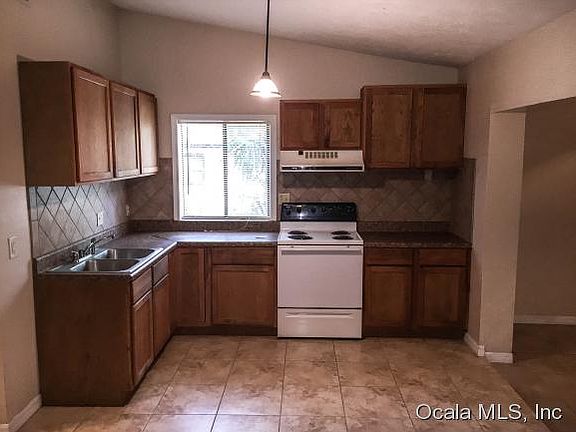 5th image of 17350 SE 65th St
