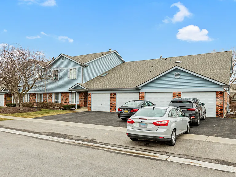 1665 Commodore Ct #7 — Photo 3
