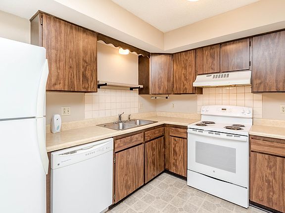 Kitchen with Dishwasher & Garbage Disposal